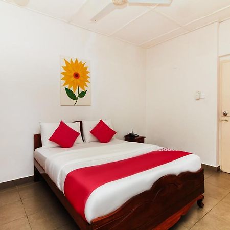 Sea View Hotel Коломбо Екстериор снимка