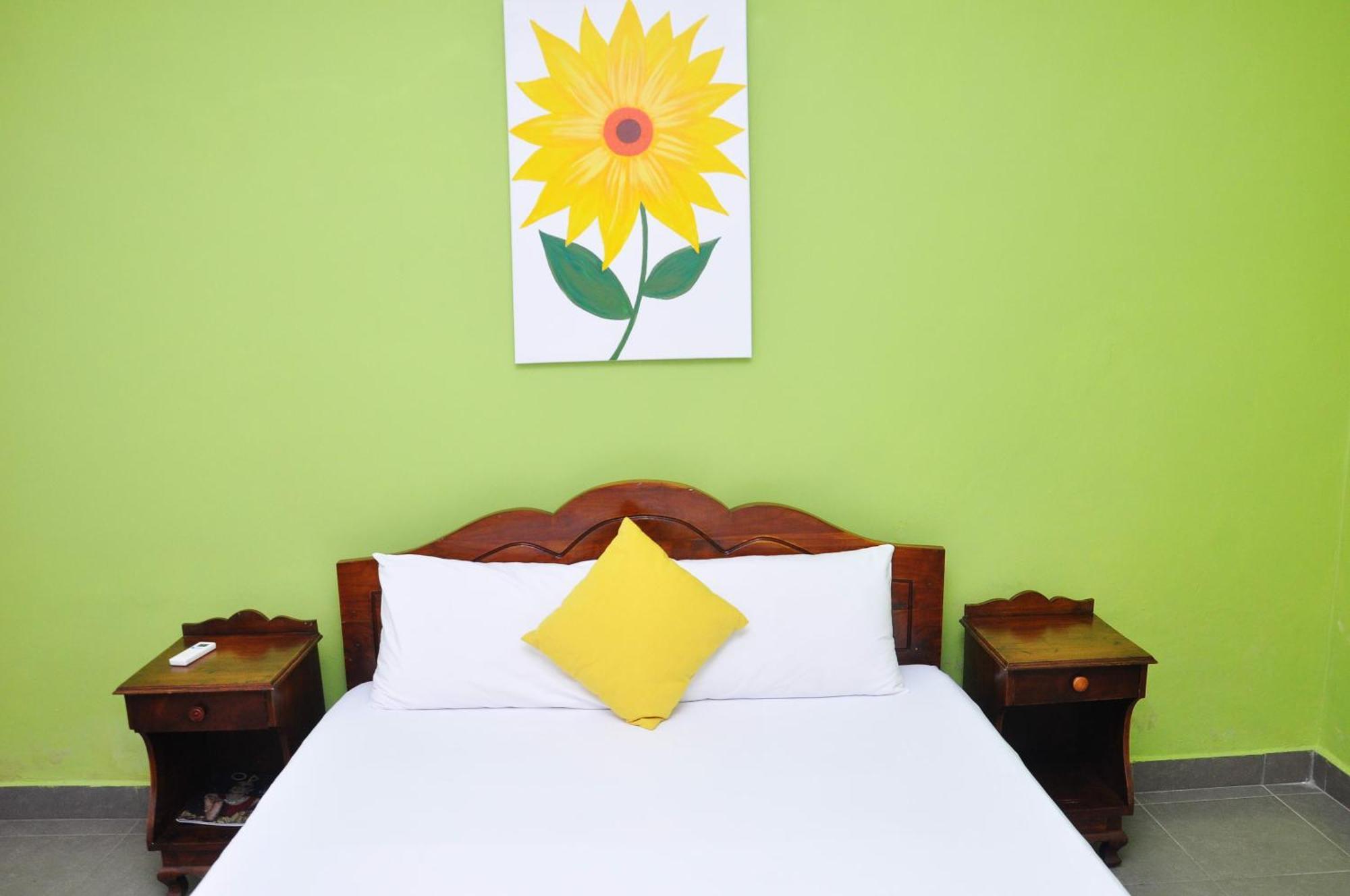 Sea View Hotel Коломбо Екстериор снимка
