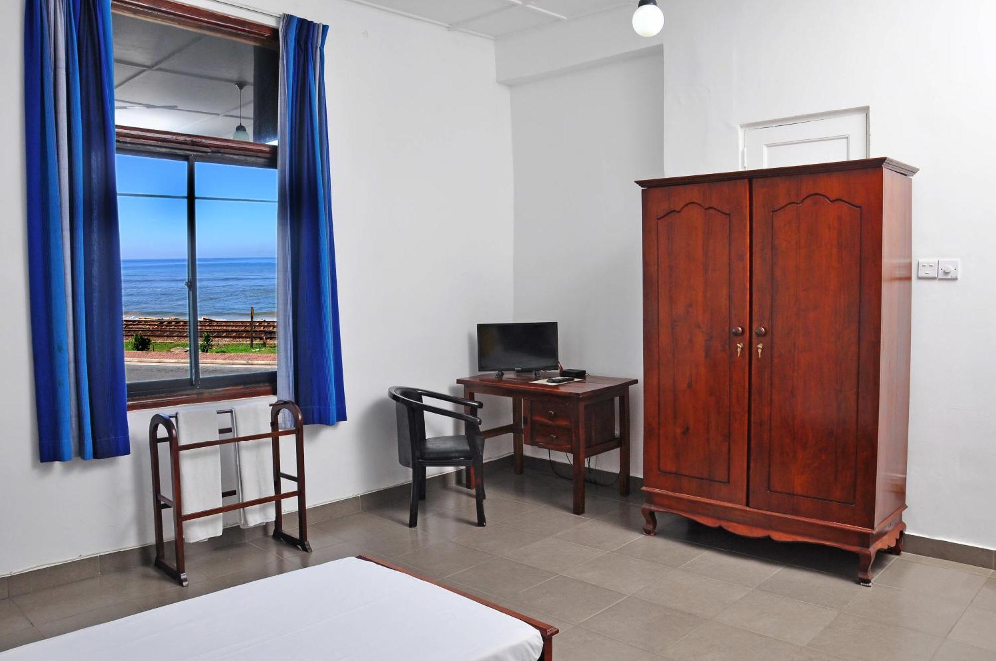 Sea View Hotel Коломбо Екстериор снимка