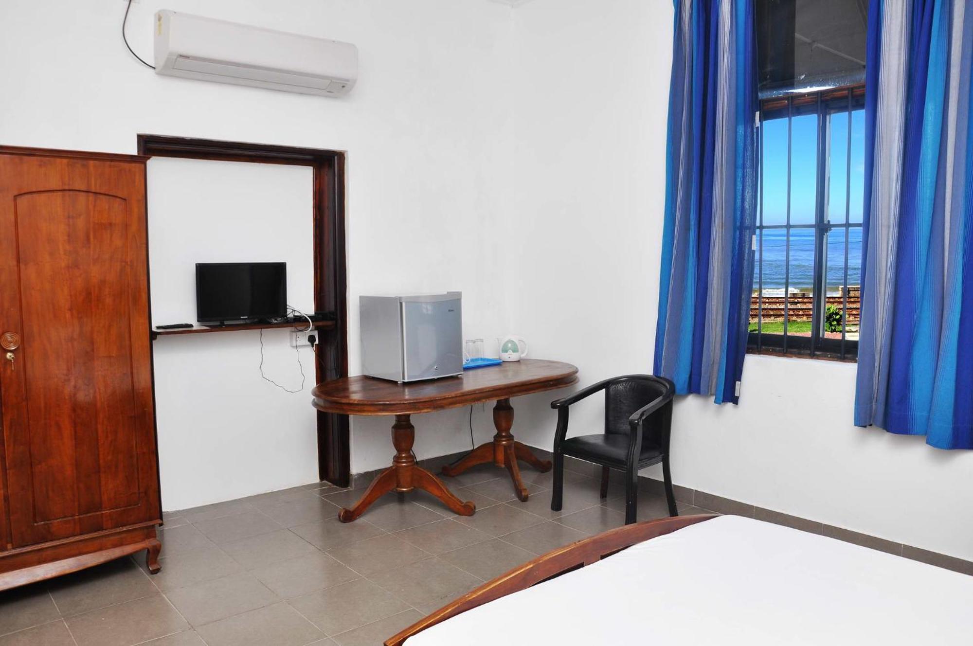 Sea View Hotel Коломбо Екстериор снимка