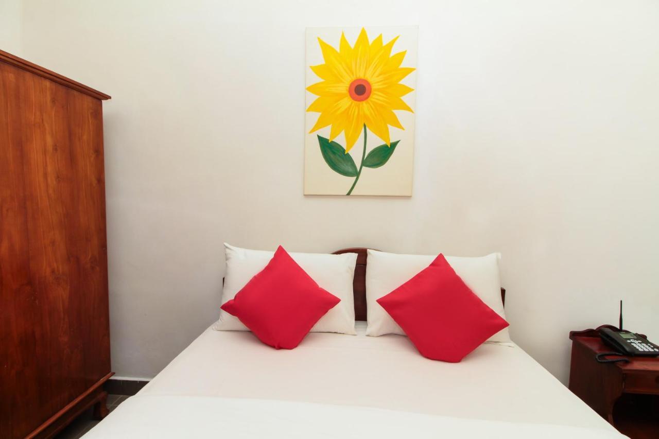 Sea View Hotel Коломбо Екстериор снимка
